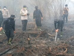 Polda Kalteng Optimalkan Serbuk Tepung Singkong “Hertindo AF31”, Untuk Padamkan Bara di Lahan Gambut