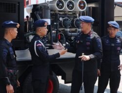 Brimob Polda Jateng Kembali Salurkan Air Bersih untuk Warga Terdampak Kekeringan di Semarang