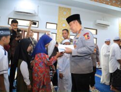 Singgah di Masjid Natabel Jannah, Wakapolri Komjen Dedi Prasetyo Berbagi Santunan dan Jumat Berkah