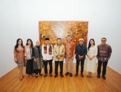 Kapolri Hadiri Pembukaan Pameran Nasirun “Bersimpuh di Kaki Para Guru” di Galeri Nasional Indonesia