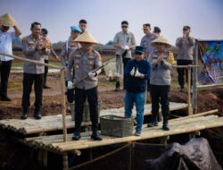 Dukung Rantai Pasok SPPG, Polda Metro Jaya Panen Raya di Muara Gembong