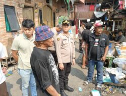 Kapolsek Pademangan Datangi Pengungsian Korban Kebakaran Ancol, Bantuan Logistik Disalurkan
