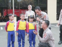 Polisi Sahabat Anak, Polres Metro Jakarta Utara Kenalkan Rambu Lalu Lintas kepada 60 Siswa