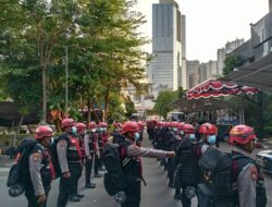 Ditsamapta Polda Metro Jaya Siagakan SAR dan Bagikan Masker Antisipasi Dampak Anak Krakatau