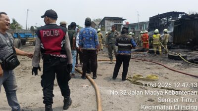 Kebakaran Gudang Sparepart di Cilincing, Dua Motor dan Stok Ban Terbakar