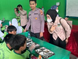 Polres Metro Jakarta Utara Uji Coba MBG Sistem Prasmanan di Siswa MI Nur At-Taqwa Bisa Ambil Makanan Sesuai Porsi