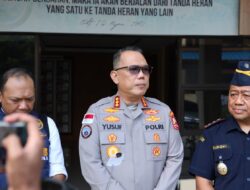 SINERGITAS BEACUKAI DAN SATGAS KEPOLISIAN OPERASI DAMAI CARTENZ DALAM UPAYA MENGAGALKAN PENYELUNDUPAN AMUNISI DI PERAIRAN JAYAPURA