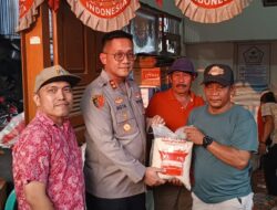Korban Kebakaran di Kawasan Rawa Indah Terima Bantuan Polisi, Kapolsek Turun Langsung Temui Warga