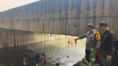 Bayi Laki-Laki Ditemukan Meninggal dalam Plastik Hitam di Kali Jelangkeng Penjaringan