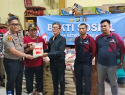 Kapolsek Metro Penjaringan Pimpin Langsung Baksos untuk Korban Kebakaran di Penjaringan