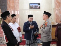 Perkuat Silaturahmi, Wakapolres Metro Jakarta Pusat Sholat Jumat Berjamaah di Masjid Akbar Kemayoran