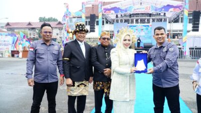 DPC PJS Labuhanbatu Berikan Penghargaan Anugerah Kemitraan Strategis Ke Bupati