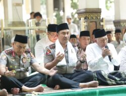 Perkuat Sinergi Ulama dan Umara, Kapolri Silaturahmi ke Ponpes Tebuireng dan Ziarah Makam Gus Dur